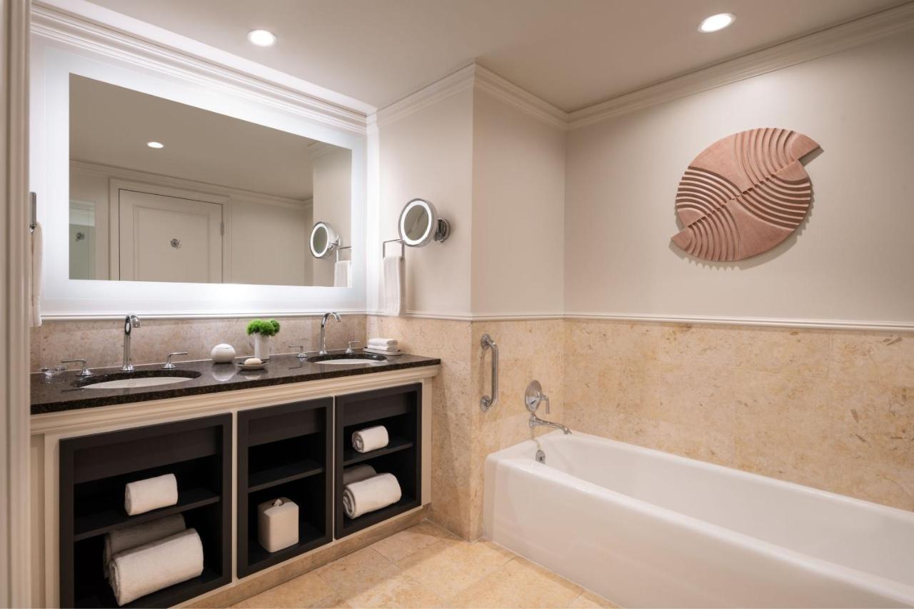 The Ritz-carlton, Grand Cayman Resort Seven Mile Beach